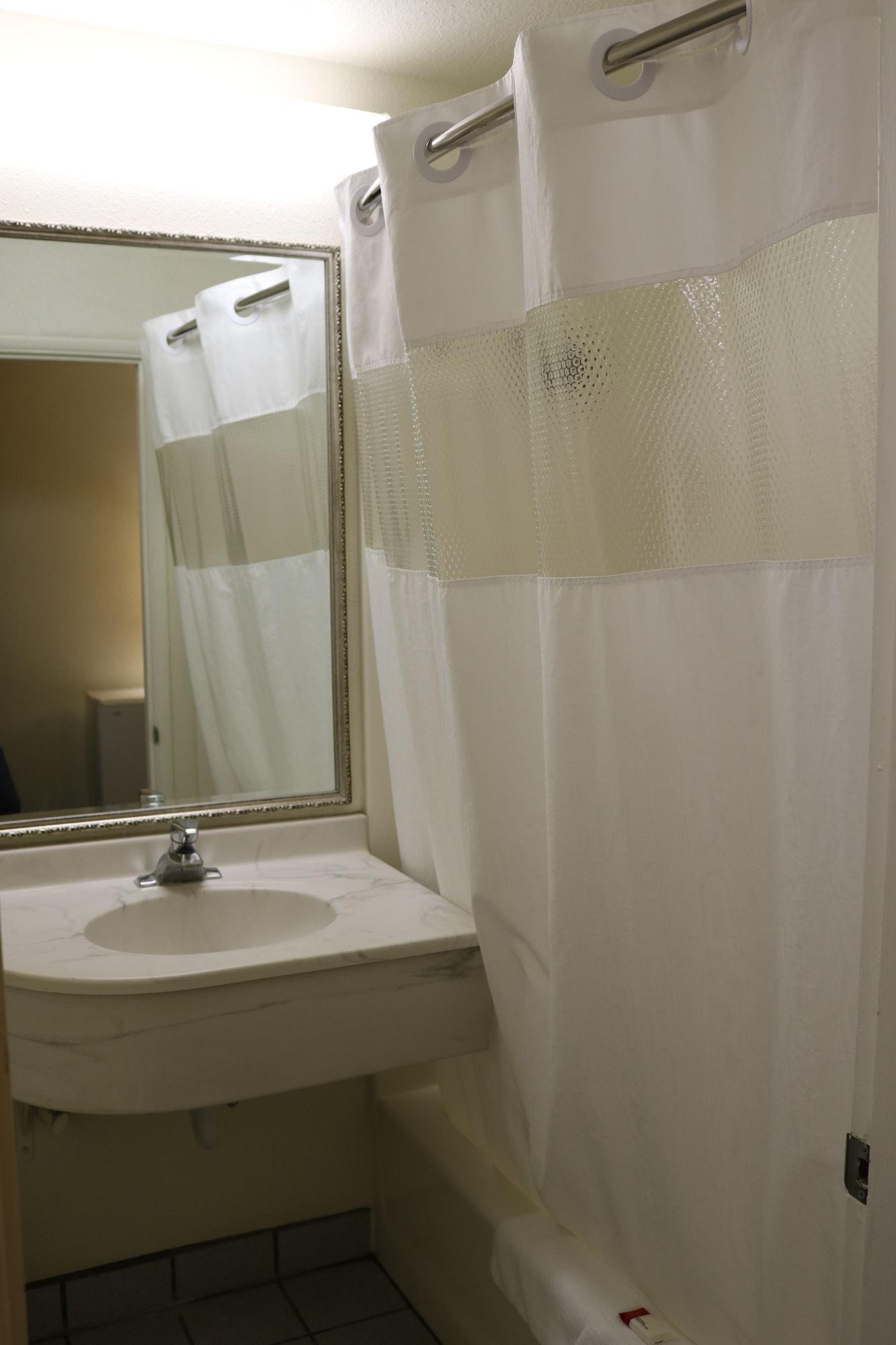 Motel Travelodge By Wyndham Or 2*