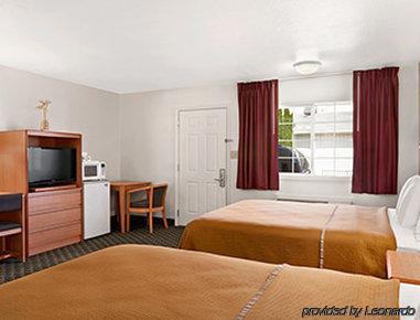 Travelodge By Wyndham Or Motel 2*